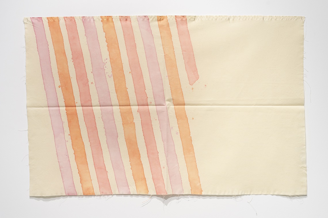 Courtesy Fondazione Giorgio Griffa _ ph Federico Rizzo_Giorgio Griffa, Obliquo, 1977, acrylic on canvas, 125×81 cm Obliquo, 1977, acrylic on canvas, 125x81 cm_ Courtesy Fondazione Giorgio Griffa _ ph Federico Rizzo