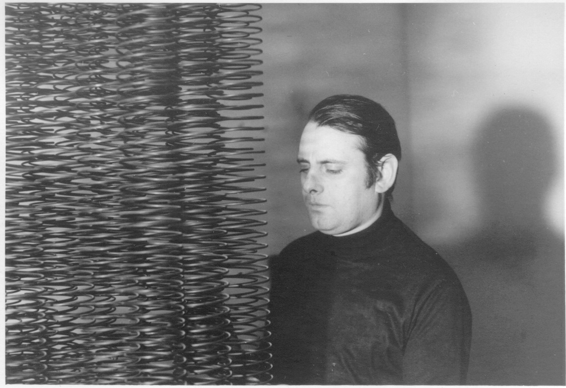 Piero Fogliati con un Fleximofono nel 1967